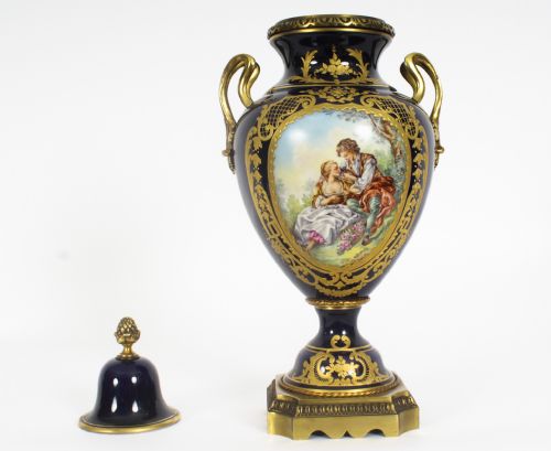 ANTIQUE PARIS PORCELAIN ORMOLU MOUNTED THREE PIECE GARNITURE CIRCA 1900 - ADDITIONAL PHOTO 21
