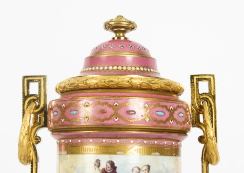 ANTIQUE PAIR FRENCH ORMOLU MOUNTED PINK SEVRES LIDDED VASES 19TH C - ADDITIONAL PHOTO 3