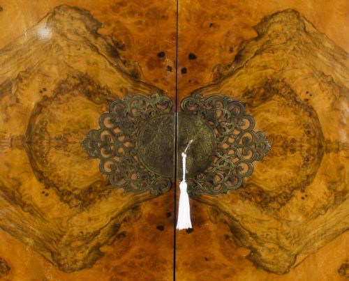 fig 5. Antique Art Deco Burr Walnut Cocktail Cabinet Dry Bar c.1920