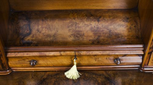 fig 7. Antique Victorian Burr Walnut Duchesse Dressing Table 19th C