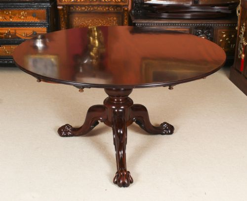 fig 1. Antique 6ft diameter Flame Mahogany Gillows Dining Table Circa 1835