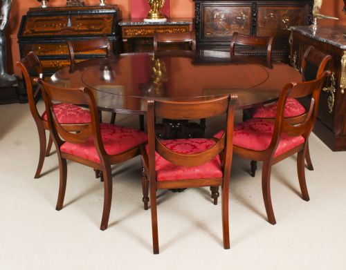 fig 3. Antique 6ft diameter Flame Mahogany Gillows Dining Table Circa 1835
