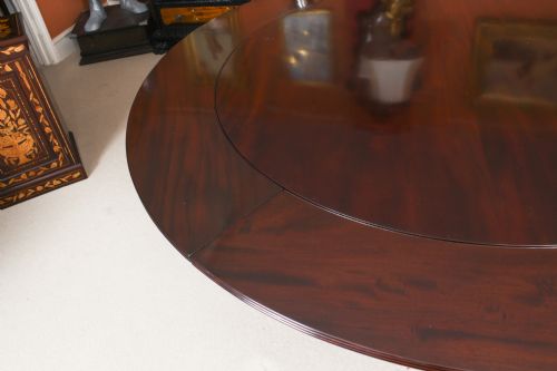 fig 6. Antique 6ft diameter Flame Mahogany Gillows Dining Table Circa 1835