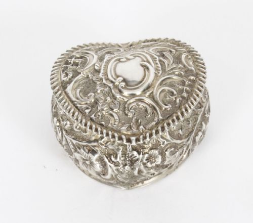 fig 1. Antique Victorian Sterling Silver Heart Pill Box Henry Matthew Birmingham 1896