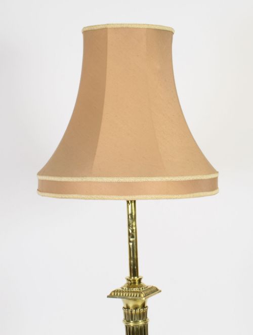 ANTIQUE VICTORIAN BRASS CORINTHIAN COLUMN TELESCOPIC STANDARD LAMP 19TH C - ADDITIONAL PHOTO 1