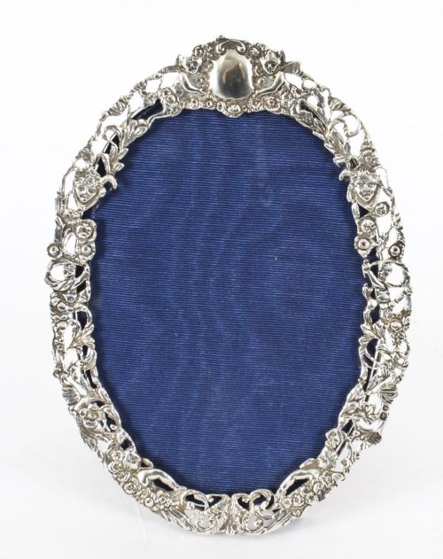 Antique Edwardian Sterling Silver Photo Frame Goldsmiths & Silversmiths 1906