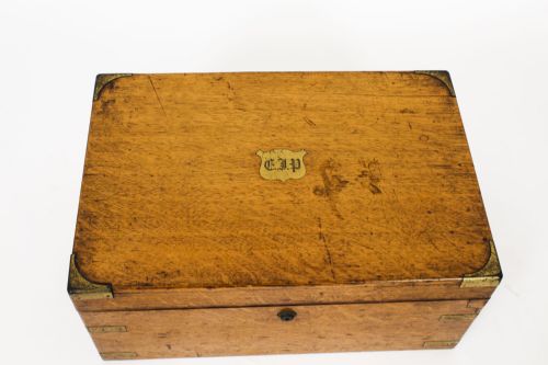 ANTIQUE VICTORIAN BRASS BOUND OAK CIGAR HUMIDOR 19TH CENTURY - ADDITIONAL PHOTO 2