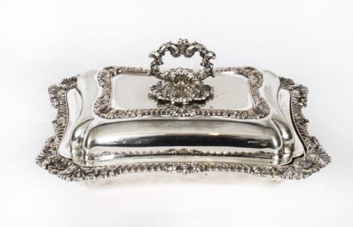 ANTIQUE PAIR SILVER PLATED ENTREE DISHES WALKER AND HALL CIRCA 1860 - ADDITIONAL PHOTO 3