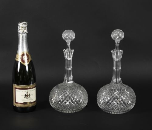ANTIQUE PAIR ETCHED GLASS DECANTERS AND STOPPERS 19TH CENTURY - ADDITIONAL PHOTO 7