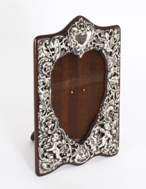 fig 1. Antique Victorian Sterling Silver Photo Frame William Comyns 1897 20x14cm