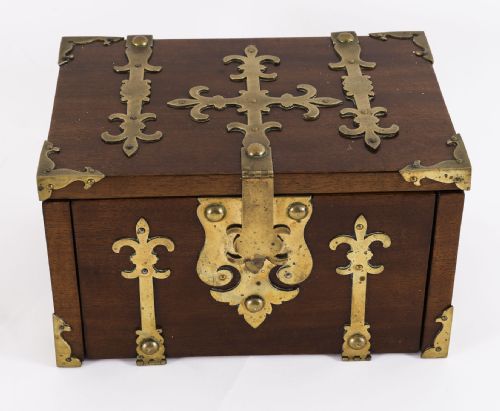 fig 3. Antique Burr Walnut Brass Mounted Strongbox Coffre Fort 19th C