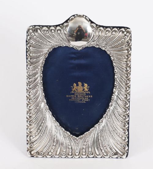 fig 3. Antique Stering Silver Photo Frame W Comyns & Sons, London 1894 19th C