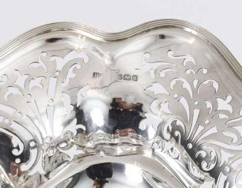 fig 2. Antique English Edward VII Sterling Silver Fruit Bread Basket Sheffield 1907