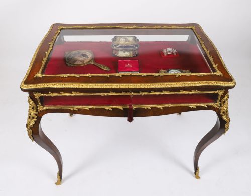 ANTIQUE FRENCH ORMOLU MOUNTED BIJOUTERIE DISPLAY TABLE 19TH CENTURY - ADDITIONAL PHOTO 1