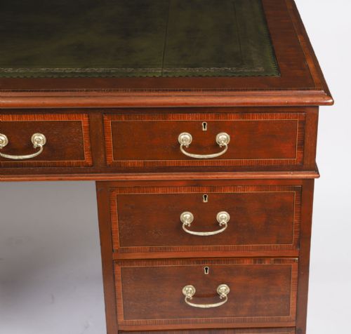 ANTIQUE VICTORIAN CROSSBANDED INLAID FLAME MAHOGANY PEDESTAL DESK 19TH C - ADDITIONAL PHOTO 5