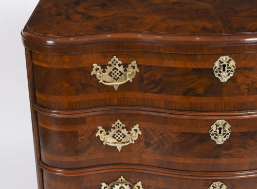 ANTIQUE RARE BAVARIAN BURR WALNUT CHEST COMMODE C1760 18TH C - ADDITIONAL PHOTO 9