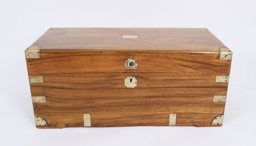 ANTIQUE PETIT MILITARY CAMPAIGN CAMPHORWOOD TRUNK COFFER EARLY19TH C - ADDITIONAL PHOTO 2