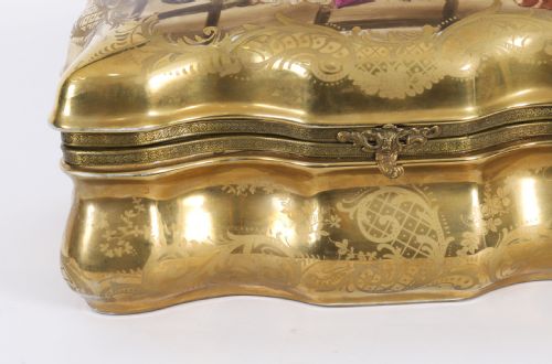 ANTIQUE LARGE FRENCH SEVRES GOLDEN PORCELAIN CASKET 19TH C - ADDITIONAL PHOTO 8