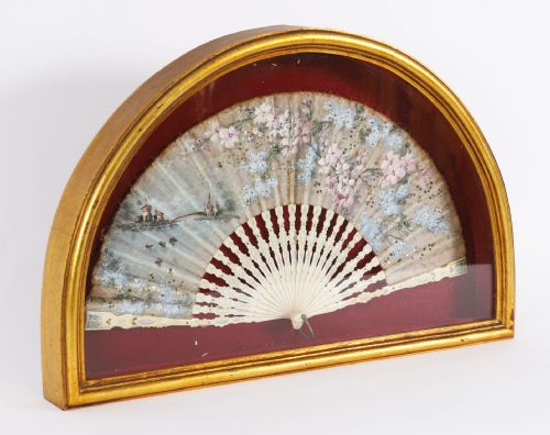 antique french framed handpainted silk fan gilded box frame late 18th century - CATEGORY: ANTIQUE MISCELLANEOUS - DATED 18TH CENTURY