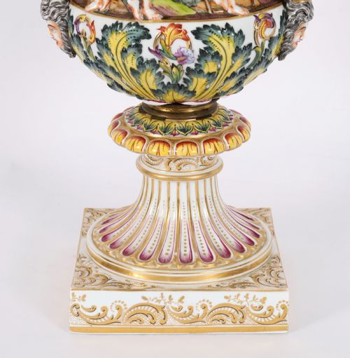 ANTIQUE PAIR LARGE ITALIAN NAPLES CAPODIMONTE URNS VASES 19TH C - ADDITIONAL PHOTO 2