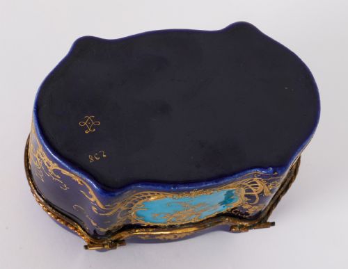 ANTIQUE FRENCH COBALT BLUE SEVRES PORCELAIN JEWELLERY CASKET 19TH C - ADDITIONAL PHOTO 11