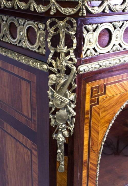 ANTIQUE VICTORIAN BURR WALNUT ORMOLU MOUNTED DISPLAY CABINET 19TH CENTURY - ADDITIONAL PHOTO 9