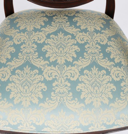 ANTIQUE SET OF SIXTEEN FEDERAL REVIVAL SHIELD BACK DINING CHAIRS 20TH C - ADDITIONAL PHOTO 13