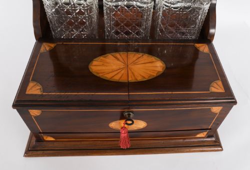 ANTIQUE THREE CUT CRYSTAL DECANTER INLAID MAHOGANY TANTALUS GAMES 19TH C - ADDITIONAL PHOTO 6