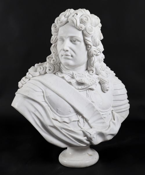 VINTAGE ITALIAN MARBLE BUST OF A NOBLEMAN IN ARMOUR 20TH CENTURY - ADDITIONAL PHOTO 1