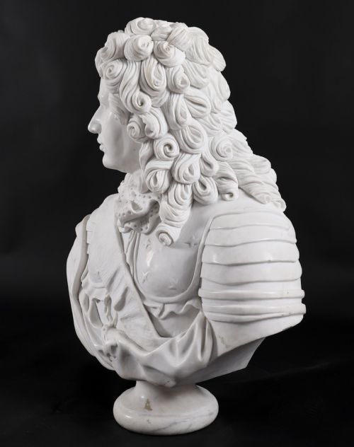 VINTAGE ITALIAN MARBLE BUST OF A NOBLEMAN IN ARMOUR 20TH CENTURY - ADDITIONAL PHOTO 5