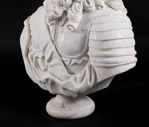 VINTAGE ITALIAN MARBLE BUST OF A NOBLEMAN IN ARMOUR 20TH CENTURY - ADDITIONAL PHOTO 10