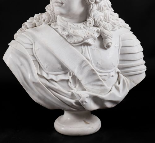 VINTAGE ITALIAN MARBLE BUST OF A NOBLEMAN IN ARMOUR 20TH CENTURY - ADDITIONAL PHOTO 13