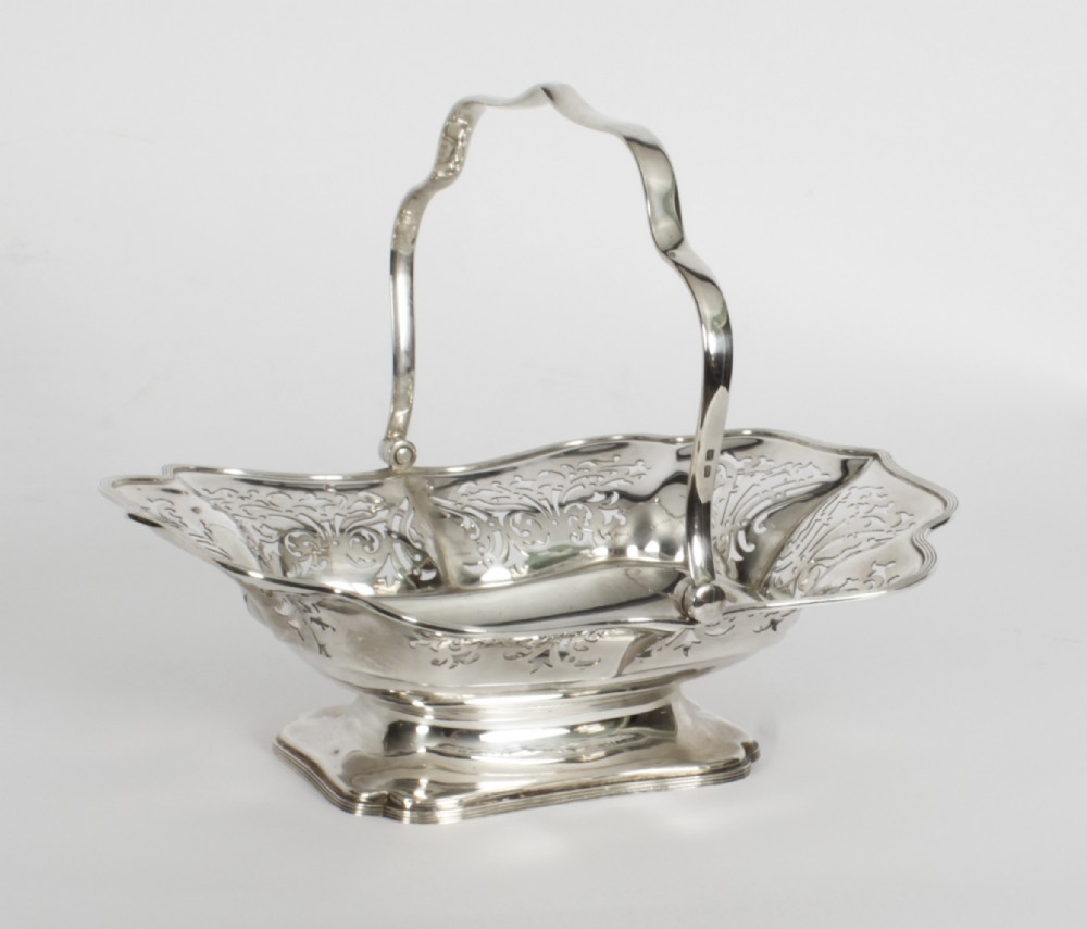 Antique English Edward VII Sterling Silver Fruit Bread Basket Sheffield 1907
