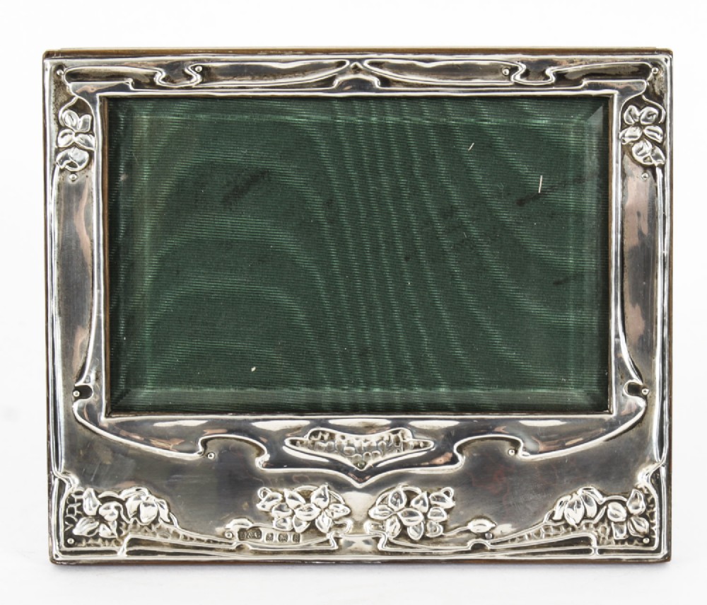 Antique Art Nouveau Sterling Silver Photo Frame dated 1906 13x16cm