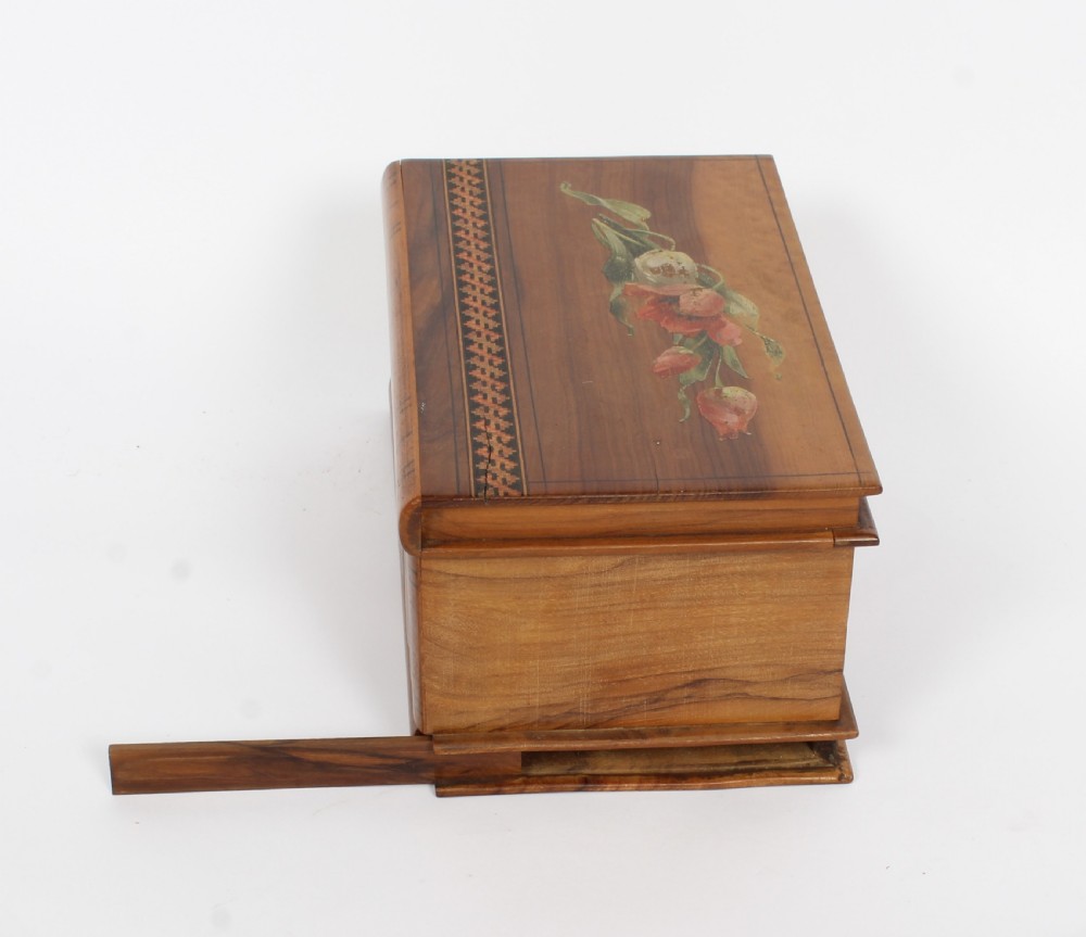 Antique Italian Sorrento Ware Olive Wood Casket C1920 View X