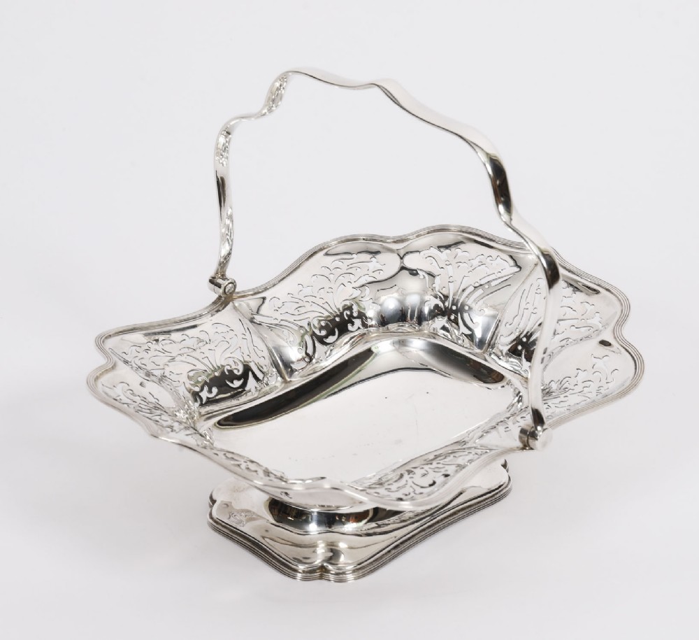 Antique English Edward VII Sterling Silver Fruit Bread Basket Sheffield 1907