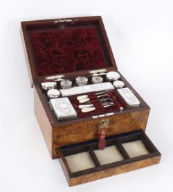 ANTIQUE VICTORIAN BURR WALNUT VANITY BOX C1860 19TH C