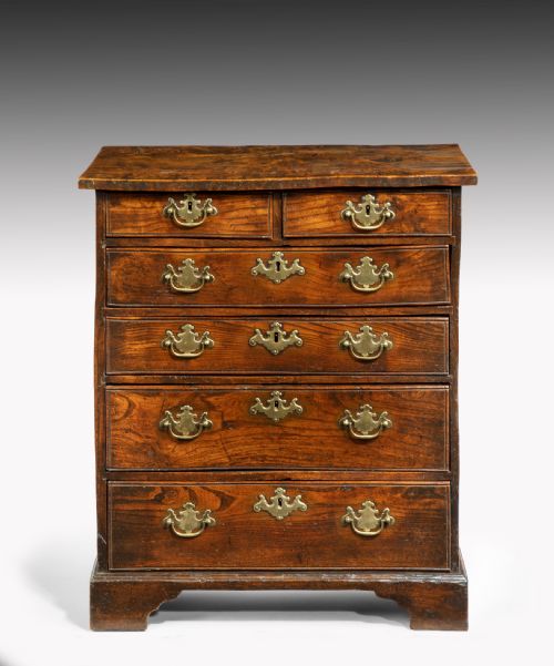 Small Georgian Elm Chest of Drawers