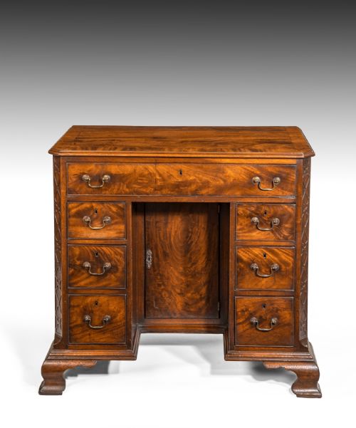 Georgian Chippendale Mahogany Kneehole Desk