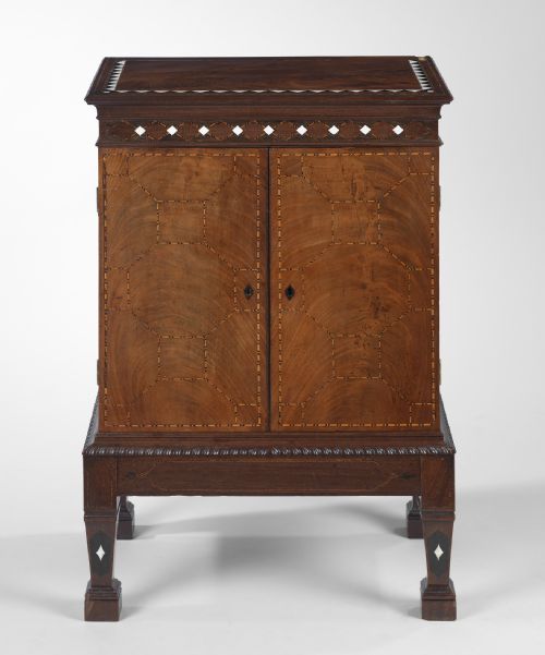 CHIPPENDALE PERIOD MAHOGANY COLLECTOR'S CABINET - ADDITIONAL PHOTO 2