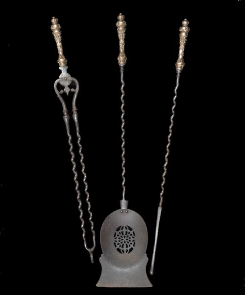 SET OF NINETEENTH CENTURY BRASS AND STEEL FIRE IRONS - ADDITIONAL PHOTO 2