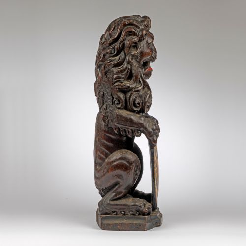 SEVENTEENTH CENTURY CARVED LION NEWEL POST FINIAL - ADDITIONAL PHOTO 1