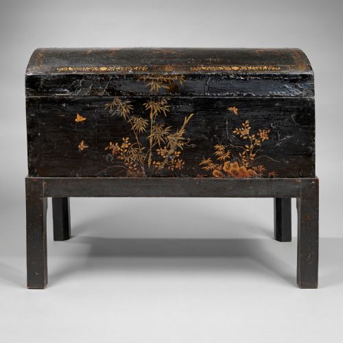AN EIGHTEENTH CENTURY CHINESE EXPORT LACQUER COFFER - ADDITIONAL PHOTO 6