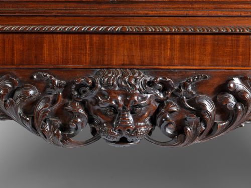GEORGE II CARVED MAHOGANY DISPLAY CABINET IN THE MANNER OF WILLIAM KENT - ADDITIONAL PHOTO 2