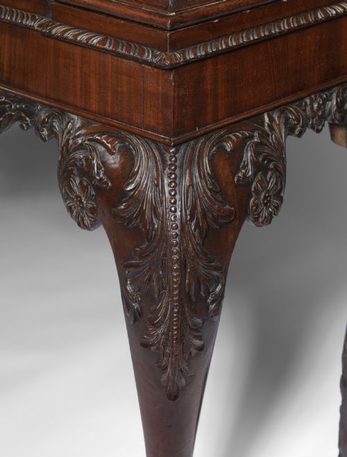 GEORGE II CARVED MAHOGANY DISPLAY CABINET IN THE MANNER OF WILLIAM KENT - ADDITIONAL PHOTO 4