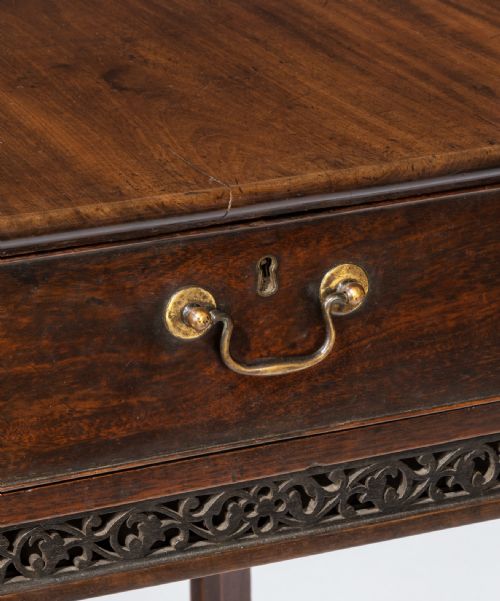 GEORGIAN MAHOGANY PEMBROKE TABLE - ADDITIONAL PHOTO 1