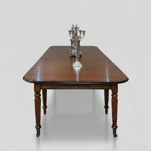 REGENCY OAK EXTENDING DINING TABLE - ADDITIONAL PHOTO 1