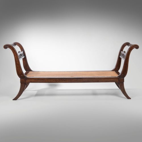 REGENCY OAK EXTENDING DINING TABLE - ADDITIONAL PHOTO 3