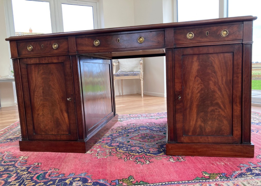 Early 19th Century mahogany pedestal desk