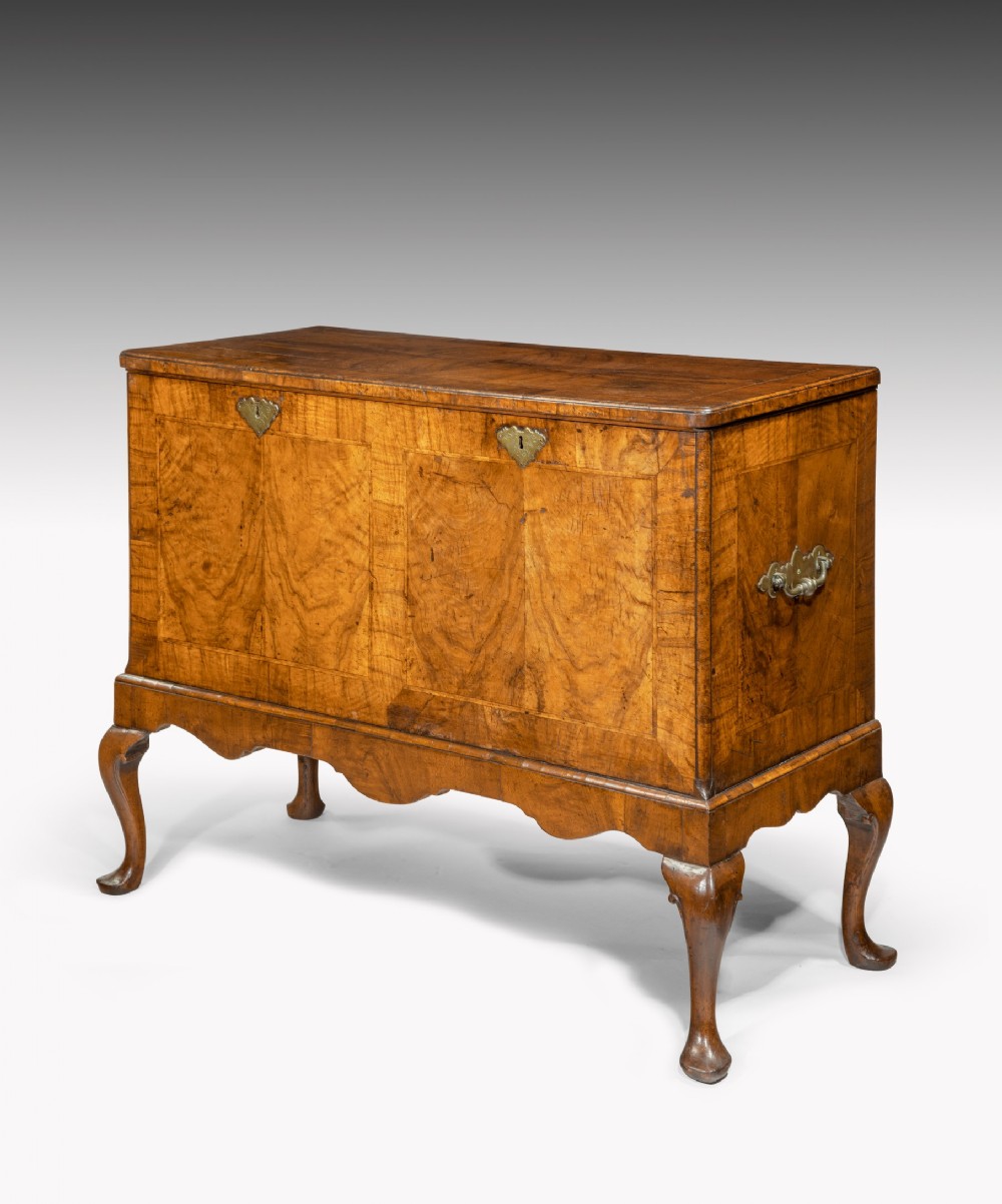Georgian walnut blanket chest